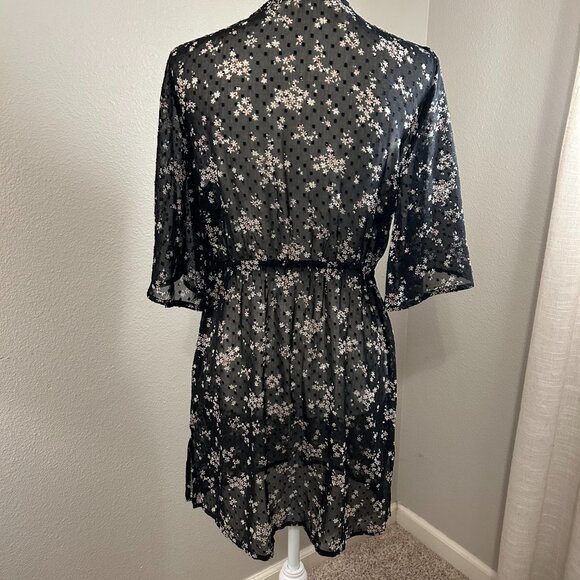 Women's Abercrombie and Fitch Sheer Floral Print Kimono Cover Up Size: M - Picture 7 of 10